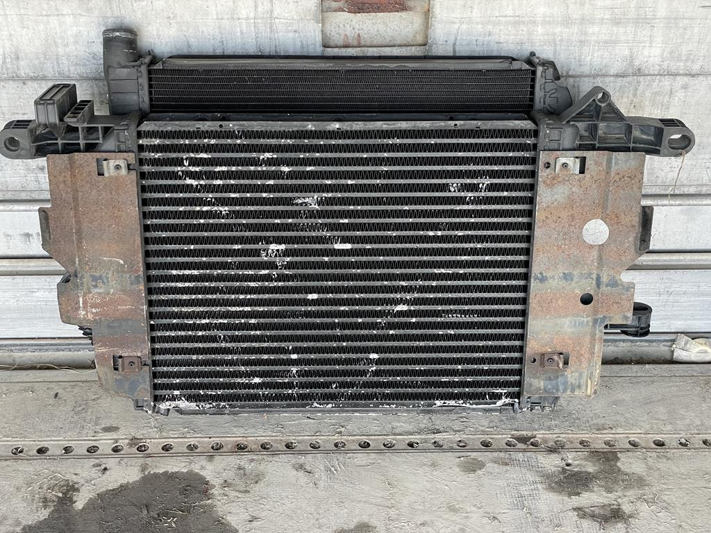 BEHR FOR MERCEDES VARIO - A 668 500 03 00 - Radiátor - Teherautó: 1 kép. BEHR FOR MERCEDES VARIO - A 668 500 03 00 - Radiátor - Teherautó: 1 kép.