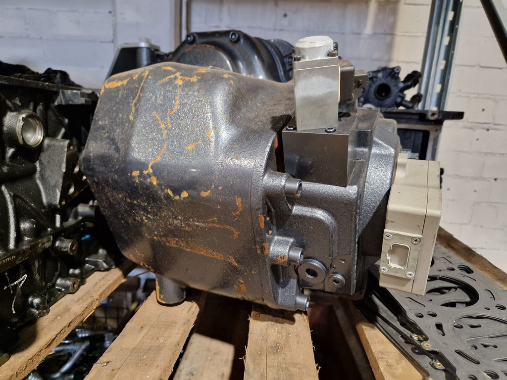 DANFOSS / SAUER BIBUS DRIVE CONTROL 1 - 50.80.0853 - Hidraulikus szivattyú - Teherautó: 1 kép. DANFOSS / SAUER BIBUS DRIVE CONTROL 1 - 50.80.0853 - Hidraulikus szivattyú - Teherautó: 1 kép.