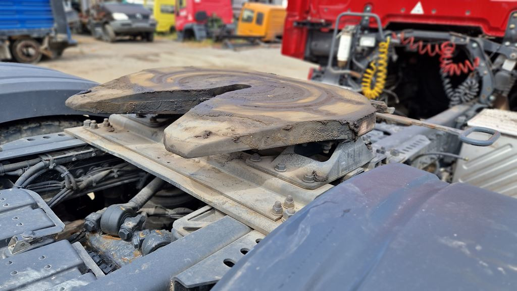 JOST JSK 37C185 Ζ1 - Nyereg - Teherautó: 5 kép. JOST JSK 37C185 Ζ1 - Nyereg - Teherautó: 5 kép.