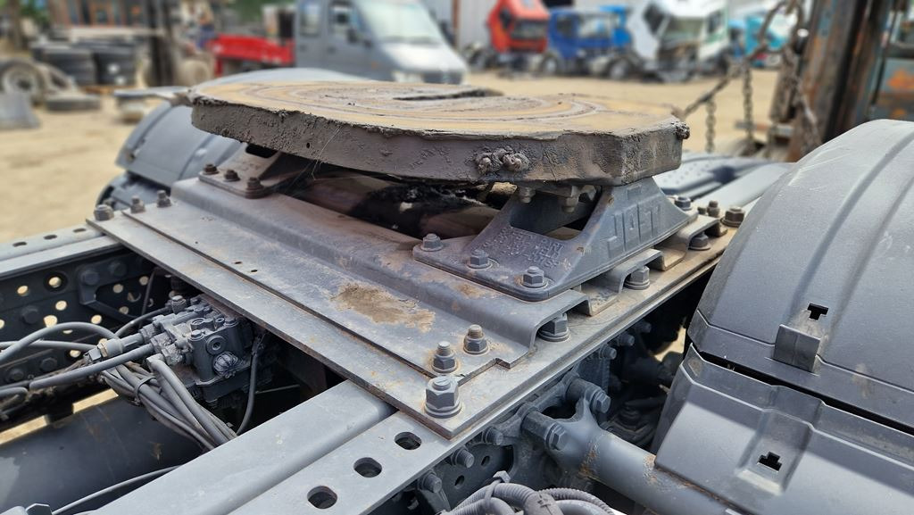 JOST JSK 37C185 Ζ1 - Nyereg - Teherautó: 3 kép. JOST JSK 37C185 Ζ1 - Nyereg - Teherautó: 3 kép.