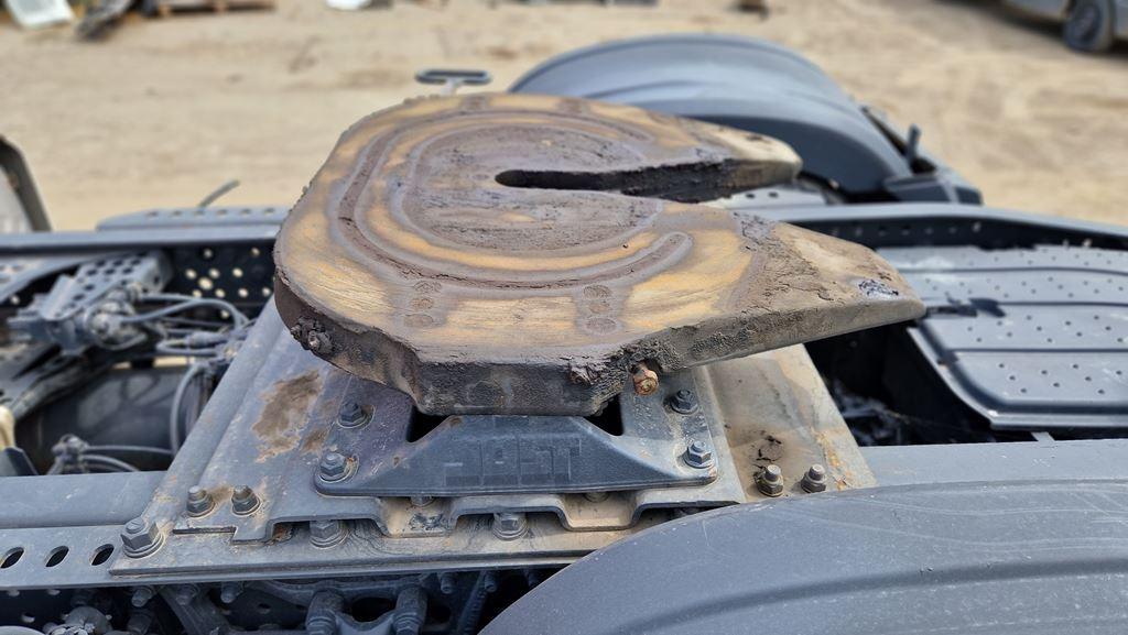 JOST JSK 37C185 Ζ1 - Nyereg - Teherautó: 2 kép. JOST JSK 37C185 Ζ1 - Nyereg - Teherautó: 2 kép.