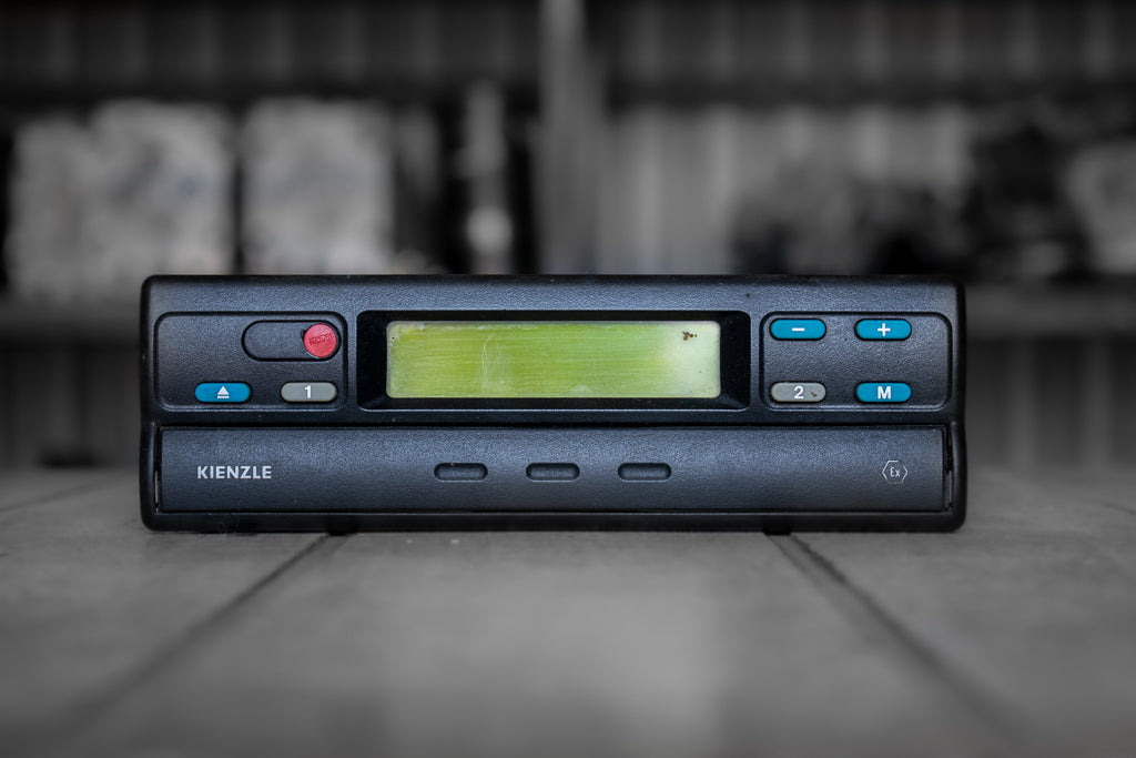 KIENZLE VDO - Tachográf - Teherautó: 1 kép. KIENZLE VDO - Tachográf - Teherautó: 1 kép.