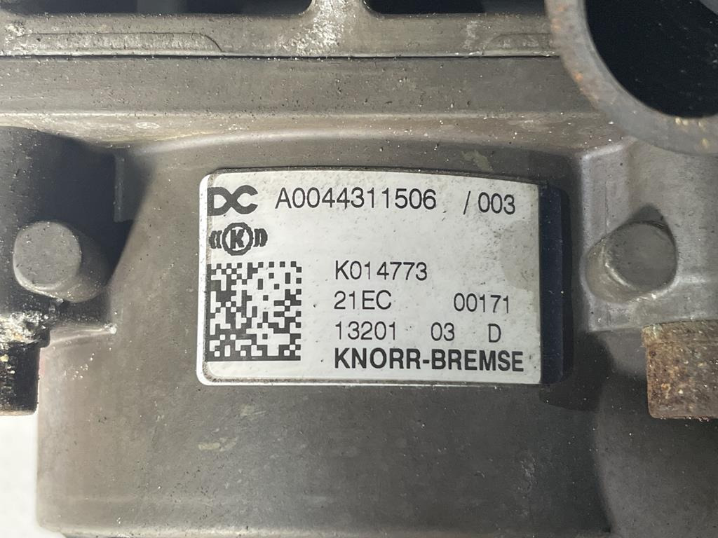 KNORR-BREMSE BRAKE VALVE FOR MERCEDES - A 0044311506 - Fékszelep - Teherautó: 3 kép. KNORR-BREMSE BRAKE VALVE FOR MERCEDES - A 0044311506 - Fékszelep - Teherautó: 3 kép.