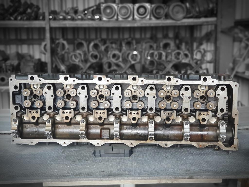 MAN TGA COMMONRAIL D20 - Motor fej - Teherautó: 1 kép. MAN TGA COMMONRAIL D20 - Motor fej - Teherautó: 1 kép.