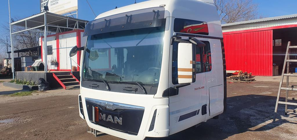 MAN TGX - EURO 6 - Fülke - Teherautó: 2 kép. MAN TGX - EURO 6 - Fülke - Teherautó: 2 kép.