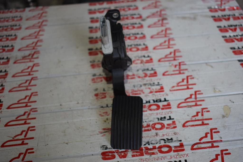 MAN TGX - Pedál - Teherautó: 2 kép. MAN TGX - Pedál - Teherautó: 2 kép.