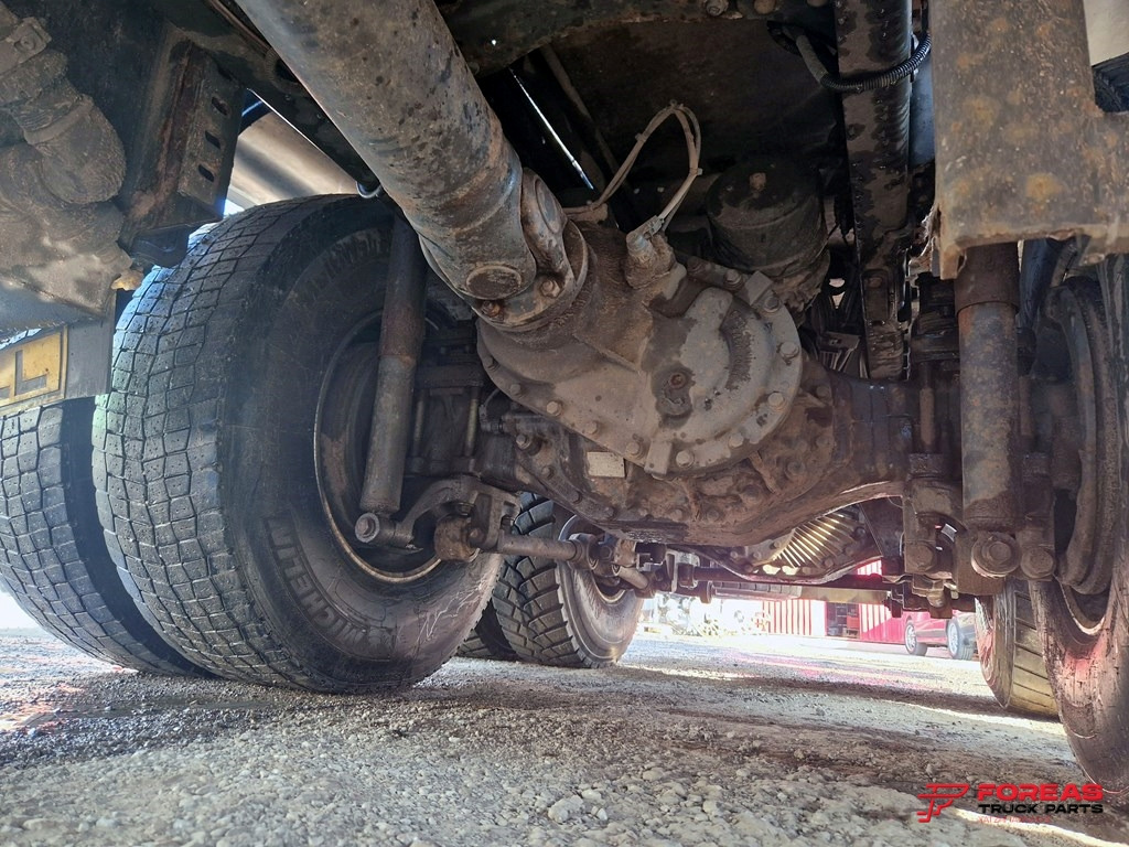 Rönkszállító teherautó, Darus autó a következők szállításához rönkfa MERCEDES-BENZ ACTROS 2648 6x4: 21 kép.