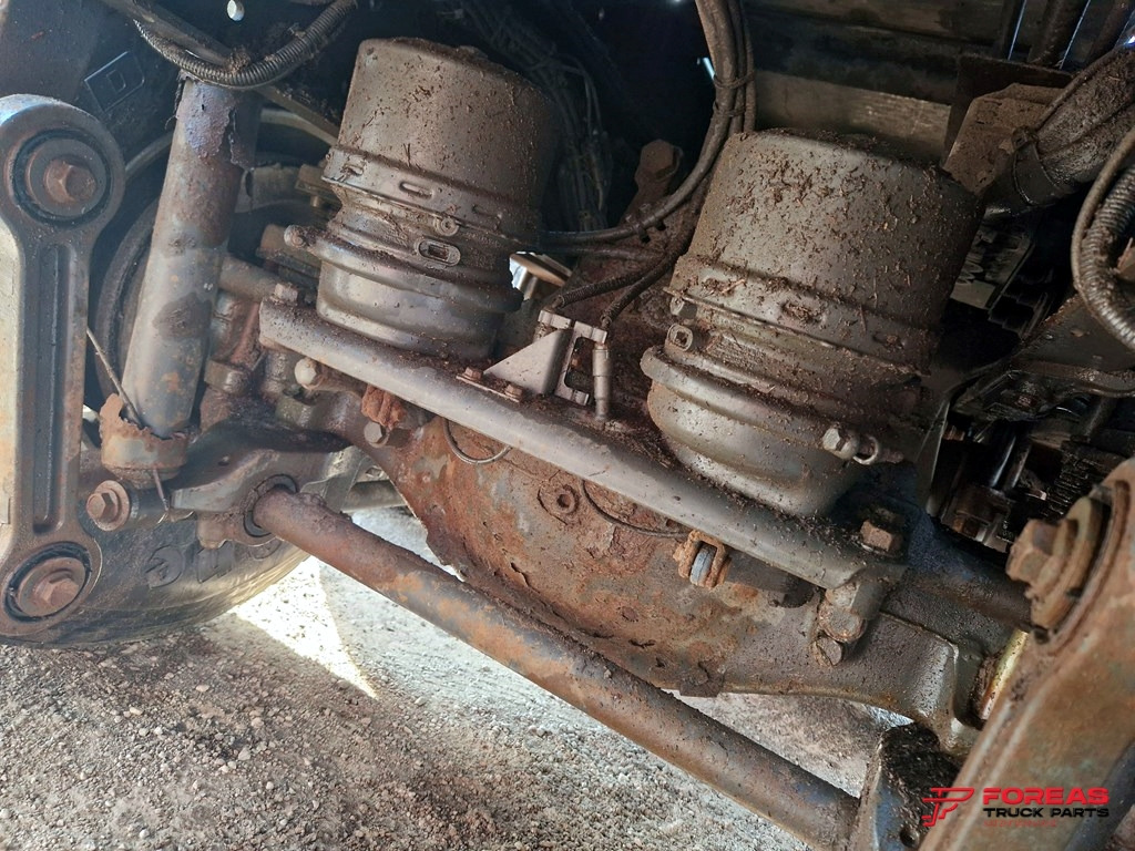 Rönkszállító teherautó, Darus autó a következők szállításához rönkfa MERCEDES-BENZ ACTROS 2648 6x4: 23 kép.