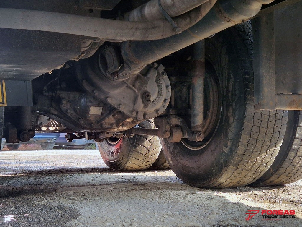 Rönkszállító teherautó, Darus autó a következők szállításához rönkfa MERCEDES-BENZ ACTROS 2648 6x4: 22 kép.