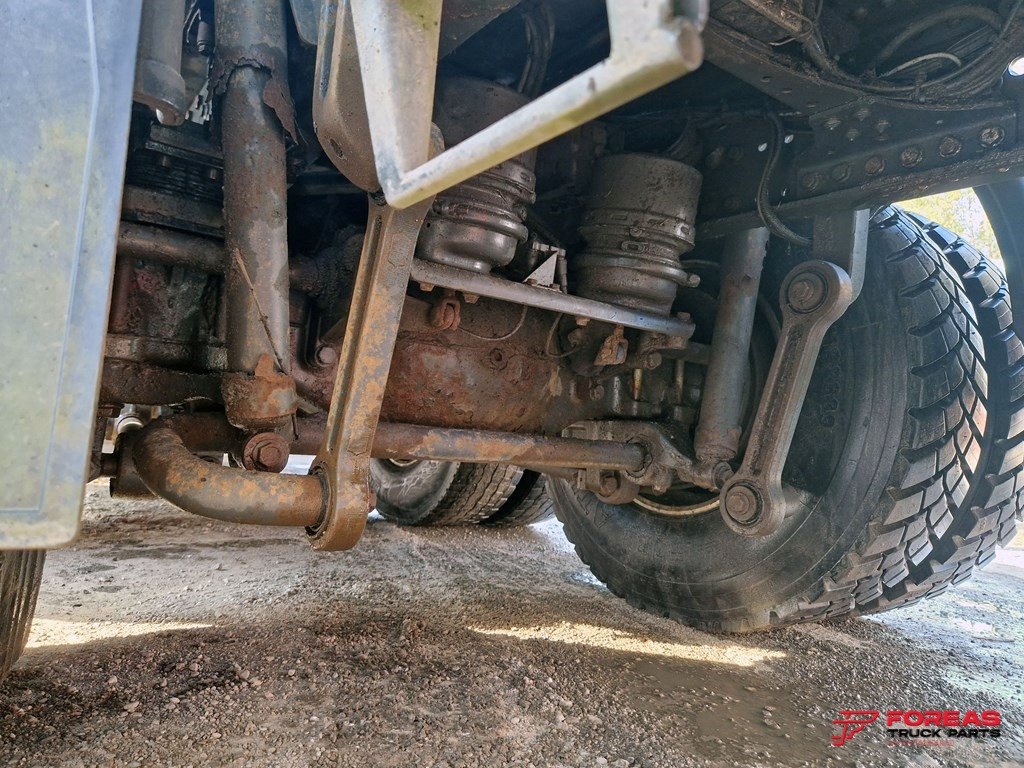 Rönkszállító teherautó, Darus autó a következők szállításához rönkfa MERCEDES-BENZ ACTROS 2648 6x4: 20 kép.