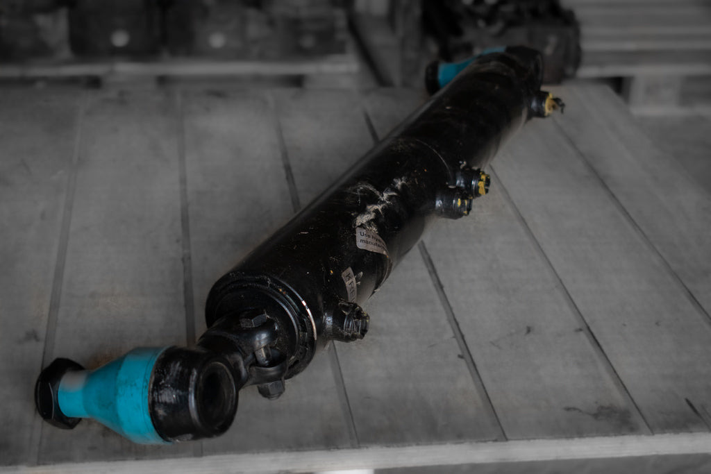 MERCEDES-BENZ ACTROS HYDRAULIC STEERING CYLINDER - Hidraulikus henger - Teherautó: 2 kép. MERCEDES-BENZ ACTROS HYDRAULIC STEERING CYLINDER - Hidraulikus henger - Teherautó: 2 kép.