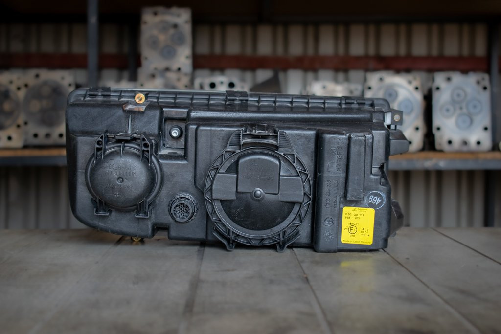 MERCEDES-BENZ ACTROS MP I HEADLIGHT - DRIVER - Fényszóró - Teherautó: 2 kép. MERCEDES-BENZ ACTROS MP I HEADLIGHT - DRIVER - Fényszóró - Teherautó: 2 kép.