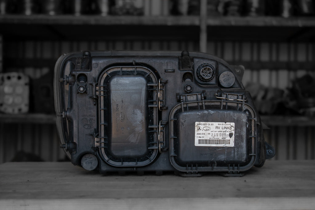 MERCEDES-BENZ ACTROS MP II - DRIVER'S - Fényszóró - Teherautó: 2 kép. MERCEDES-BENZ ACTROS MP II - DRIVER'S - Fényszóró - Teherautó: 2 kép.