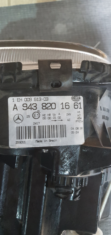 MERCEDES-BENZ ACTROS MP III - DRIVER - Fényszóró - Teherautó: 4 kép. MERCEDES-BENZ ACTROS MP III - DRIVER - Fényszóró - Teherautó: 4 kép.