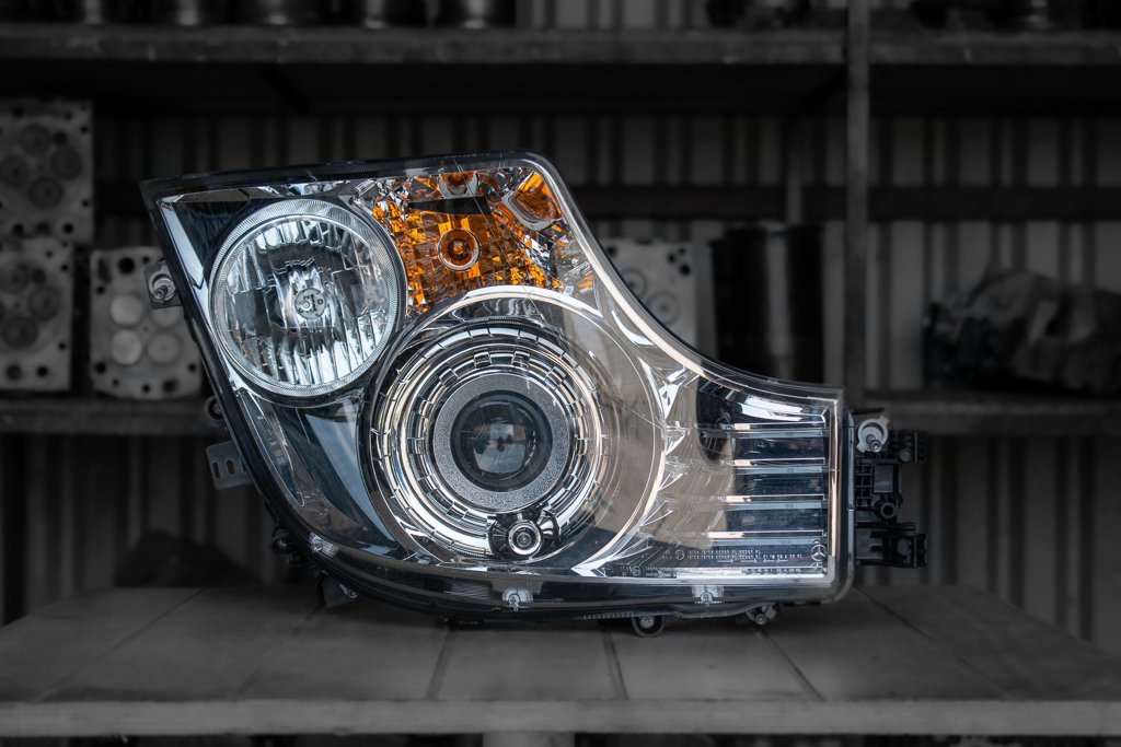 MERCEDES-BENZ ACTROS MP IV EURO VI XENON HEADLIGHT - FRONT - PASSENGER - Fényszóró - Teherautó: 1 kép. MERCEDES-BENZ ACTROS MP IV EURO VI XENON HEADLIGHT - FRONT - PASSENGER - Fényszóró - Teherautó: 1 kép.
