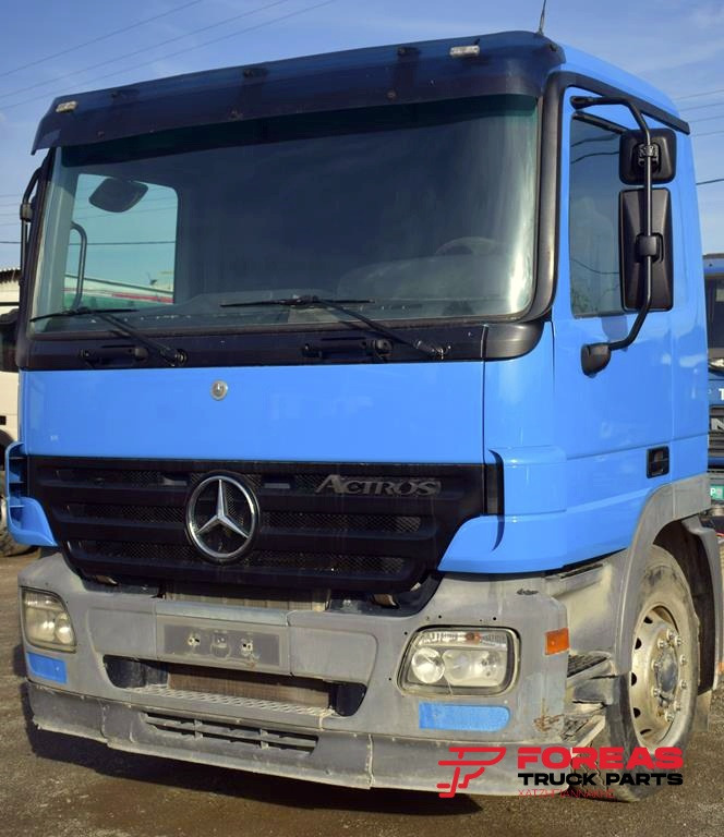 MERCEDES-BENZ ACTROS MP2 MEDIUM - Fülke - Teherautó: 3 kép. MERCEDES-BENZ ACTROS MP2 MEDIUM - Fülke - Teherautó: 3 kép.