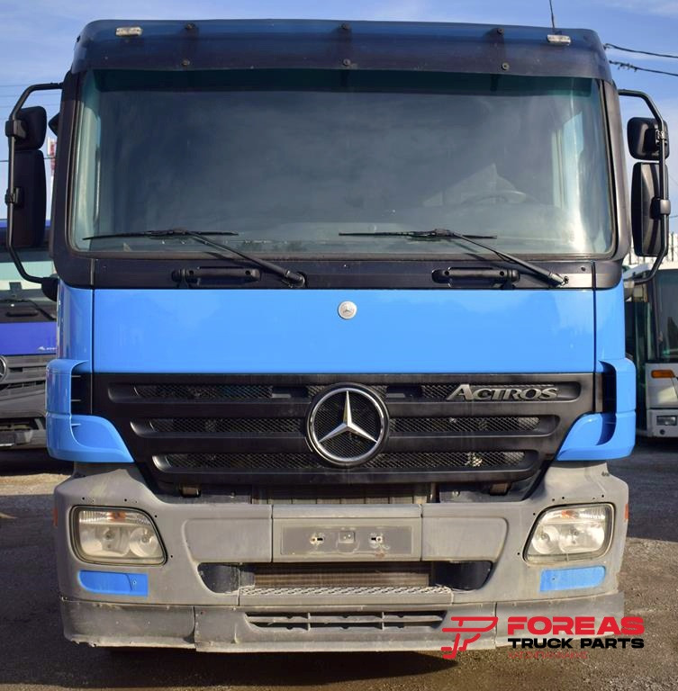MERCEDES-BENZ ACTROS MP2 MEDIUM - Fülke - Teherautó: 2 kép. MERCEDES-BENZ ACTROS MP2 MEDIUM - Fülke - Teherautó: 2 kép.