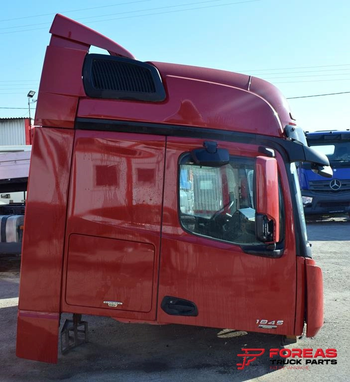 MERCEDES-BENZ ACTROS MP4 GIGA SPACE - Fülke - Teherautó: 4 kép. MERCEDES-BENZ ACTROS MP4 GIGA SPACE - Fülke - Teherautó: 4 kép.