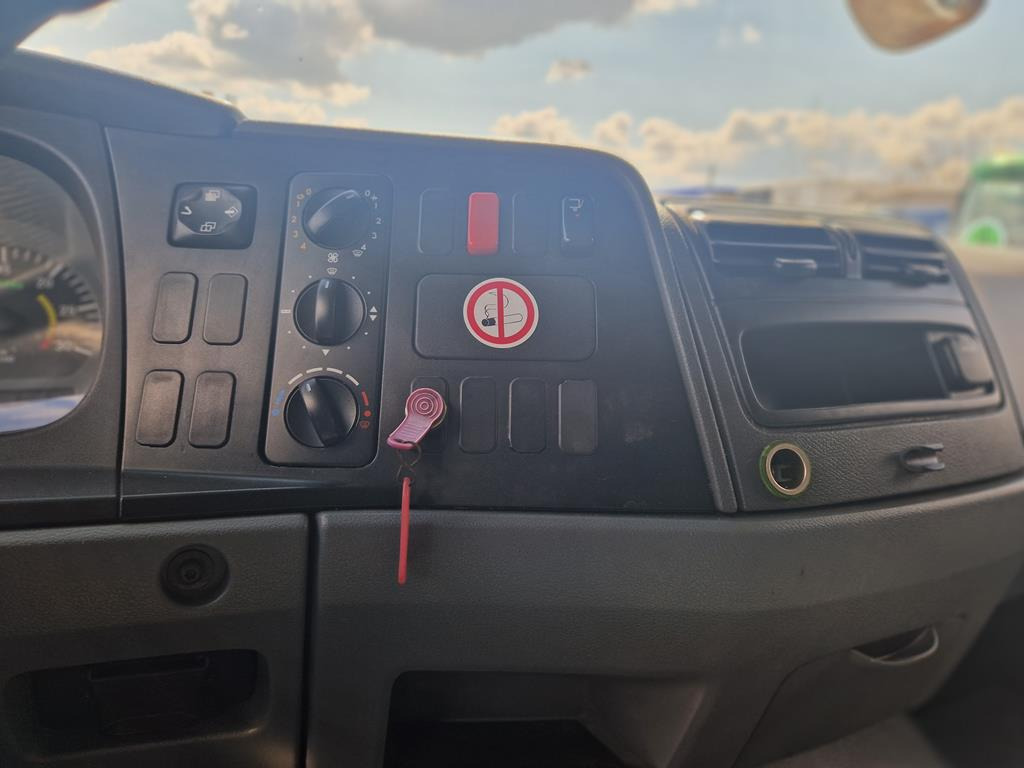 Ponyvás teherautó MERCEDES-BENZ ATEGO 816: 17 kép.