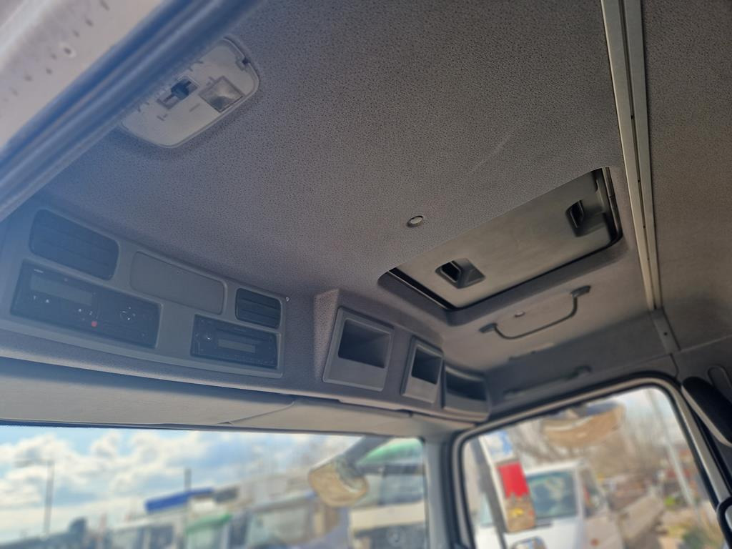 Ponyvás teherautó MERCEDES-BENZ ATEGO 816: 14 kép.