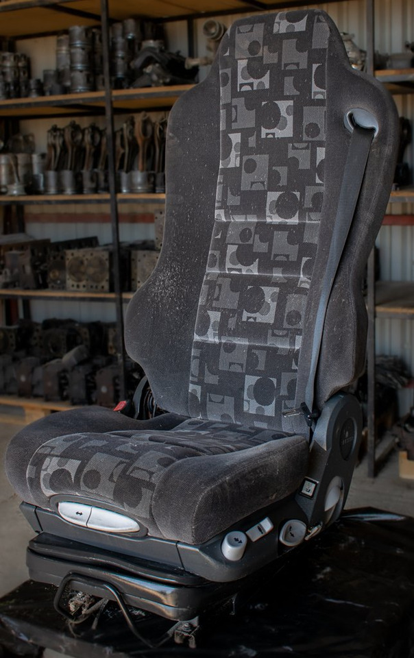 MERCEDES-BENZ AXOR AIR SEAT - DRIVER - Ülés - Teherautó: 1 kép. MERCEDES-BENZ AXOR AIR SEAT - DRIVER - Ülés - Teherautó: 1 kép.