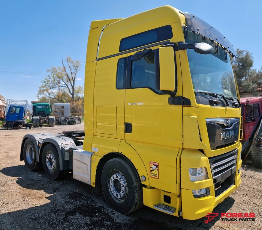 MAN TGX 26.500 6X2 EURO 6C – FOR SPARE PARTS - Nyergesvontató: 3 kép. MAN TGX 26.500 6X2 EURO 6C – FOR SPARE PARTS - Nyergesvontató: 3 kép.