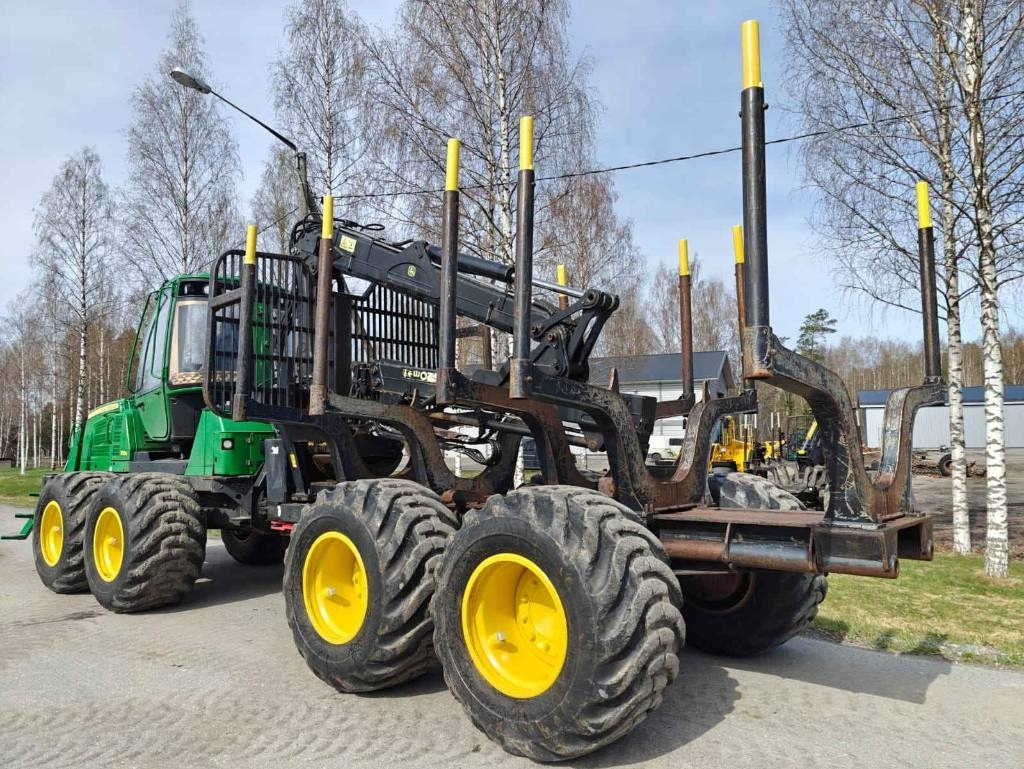 John Deere 1110 E Eco III - Kihordó: 3 kép. John Deere 1110 E Eco III - Kihordó: 3 kép.