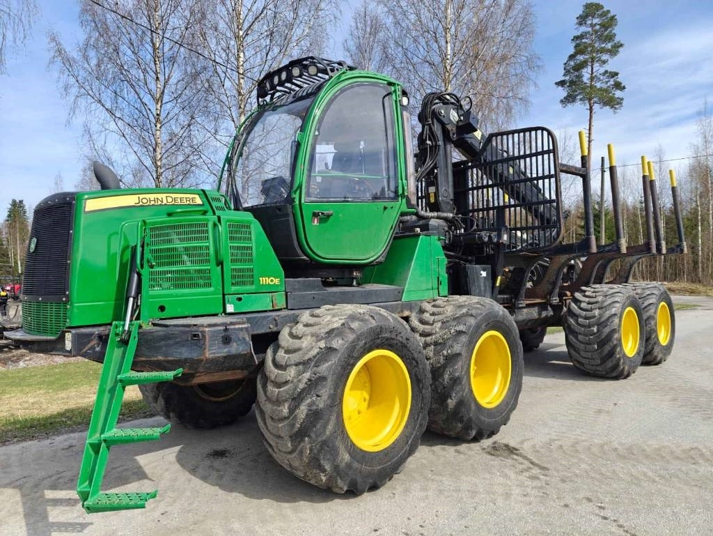 John Deere 1110 E Eco III - Kihordó: 1 kép. John Deere 1110 E Eco III - Kihordó: 1 kép.
