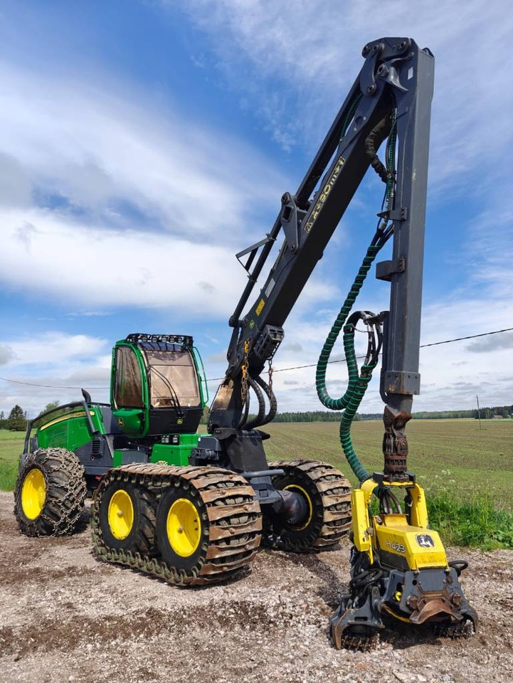 John Deere 1170 G - Fakitermelő gép: 1 kép. John Deere 1170 G - Fakitermelő gép: 1 kép.
