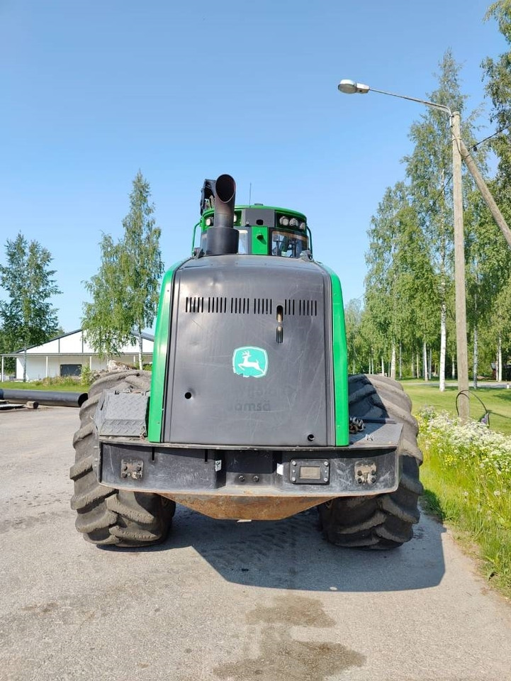 John Deere 1270 G - Fakitermelő gép: 4 kép. John Deere 1270 G - Fakitermelő gép: 4 kép.