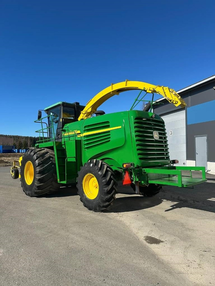 John Deere 7200 - Önjáró szecskázógép: 3 kép. John Deere 7200 - Önjáró szecskázógép: 3 kép.