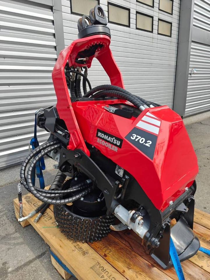 Komatsu 370.2 - Erdészeti fej: 1 kép. Komatsu 370.2 - Erdészeti fej: 1 kép.