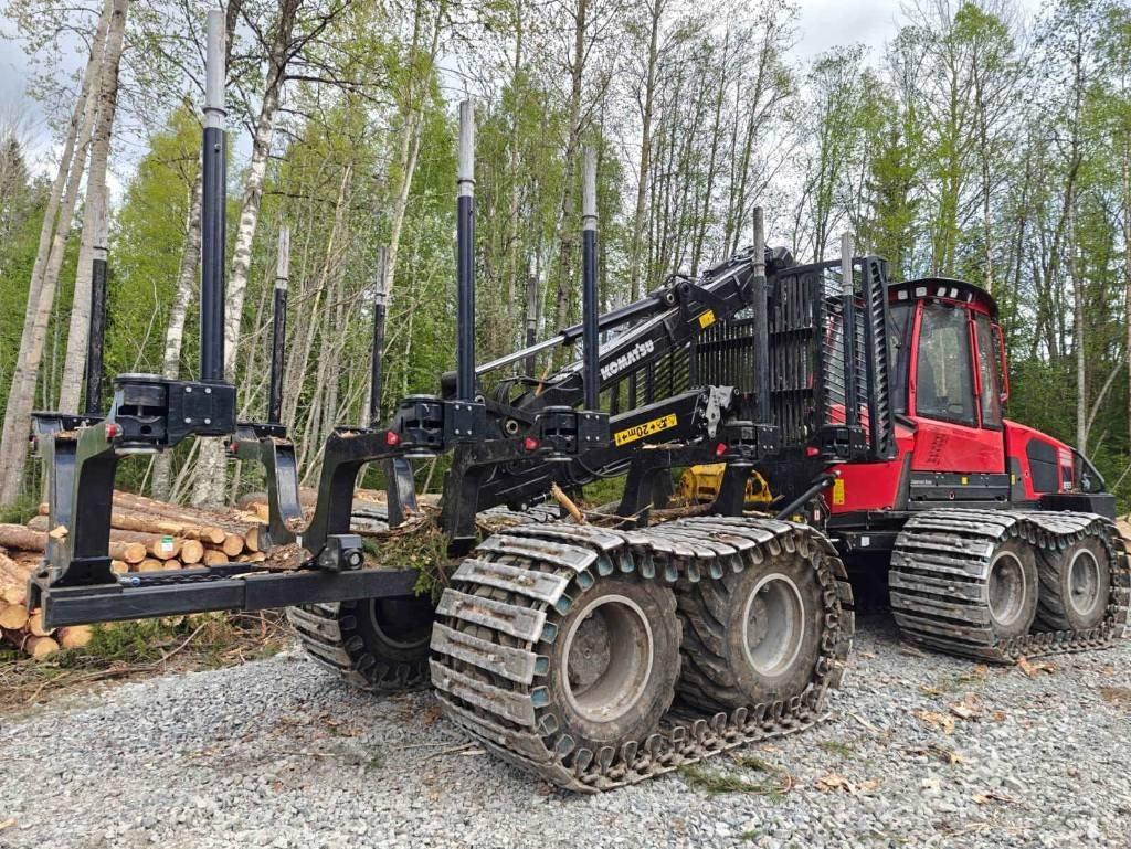 Komatsu 855  - Kihordó: 5 kép. Komatsu 855  - Kihordó: 5 kép.