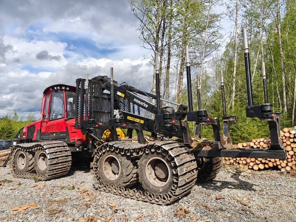 Komatsu 855 - Kihordó: 3 kép. Komatsu 855 - Kihordó: 3 kép.