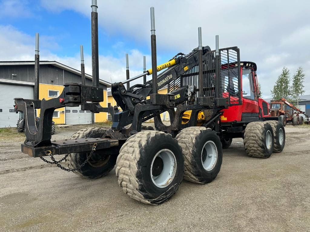 Komatsu 875 - Kihordó: 3 kép. Komatsu 875 - Kihordó: 3 kép.