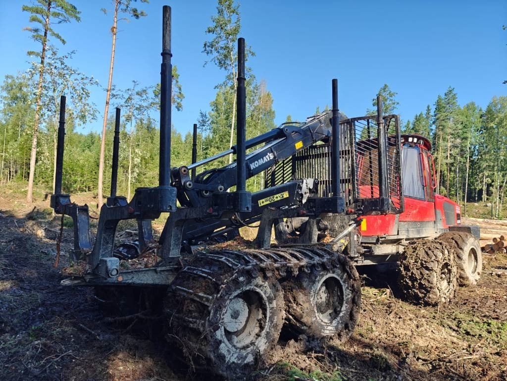 Komatsu 875 - Kihordó: 5 kép. Komatsu 875 - Kihordó: 5 kép.