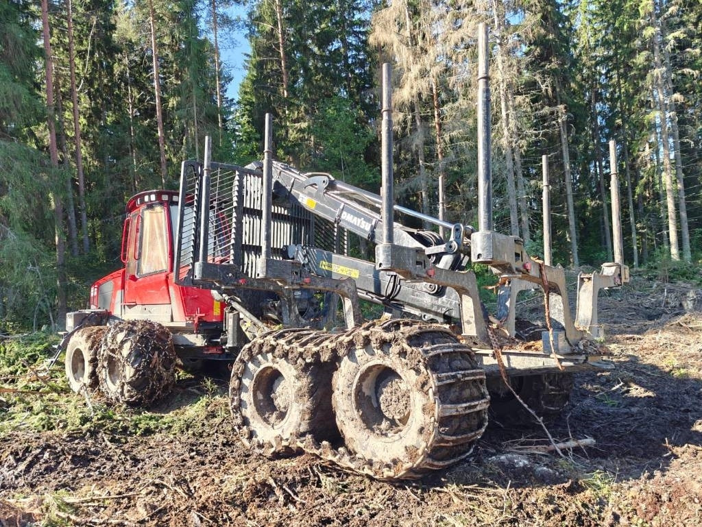 Komatsu 875 - Kihordó: 3 kép. Komatsu 875 - Kihordó: 3 kép.