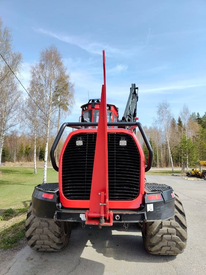 Komatsu 901 XC - Fakitermelő gép: 4 kép. Komatsu 901 XC - Fakitermelő gép: 4 kép.
