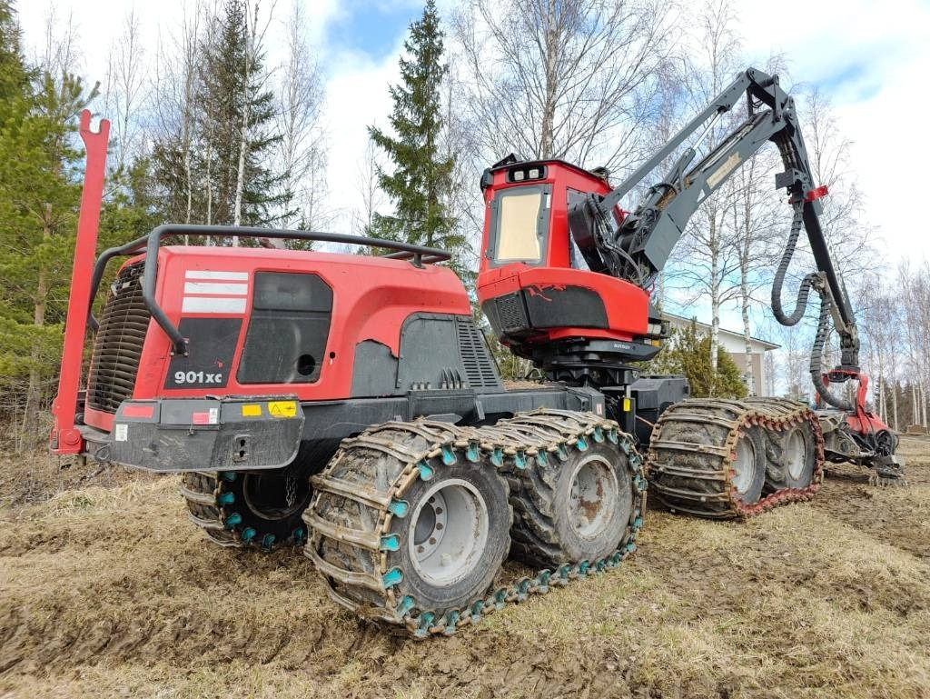 Komatsu 901 XC - Fakitermelő gép: 5 kép. Komatsu 901 XC - Fakitermelő gép: 5 kép.