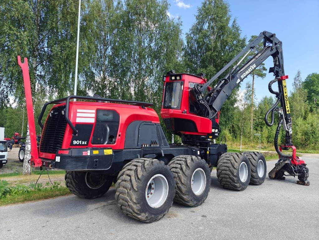 Komatsu 901 XC - Fakitermelő gép: 5 kép. Komatsu 901 XC - Fakitermelő gép: 5 kép.
