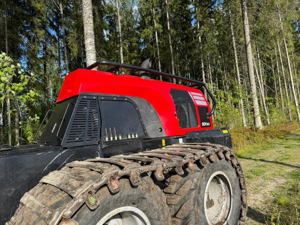 Komatsu 931 XC - Fakitermelő gép: 5 kép. Komatsu 931 XC - Fakitermelő gép: 5 kép.