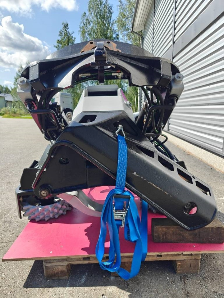 Logset TH 55 - Erdészeti fej: 4 kép. Logset TH 55 - Erdészeti fej: 4 kép.