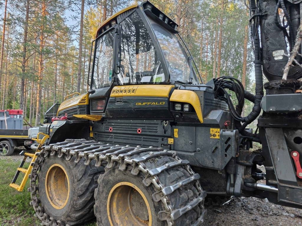 Ponsse Buffalo 8W - Kihordó: 4 kép. Ponsse Buffalo 8W - Kihordó: 4 kép.