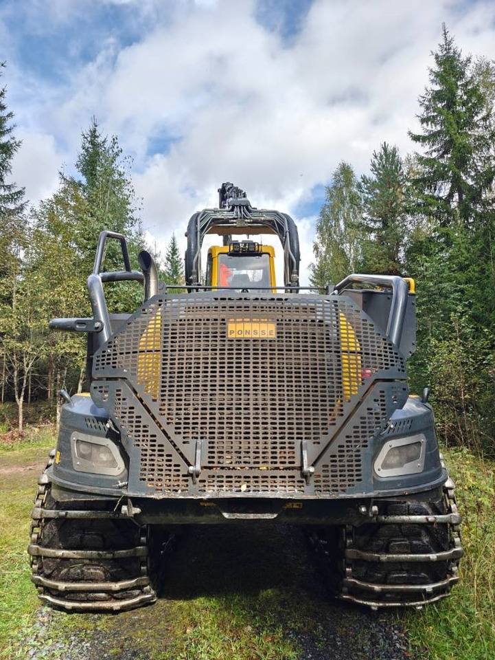 Ponsse Scorpion King  - Fakitermelő gép: 4 kép. Ponsse Scorpion King  - Fakitermelő gép: 4 kép.