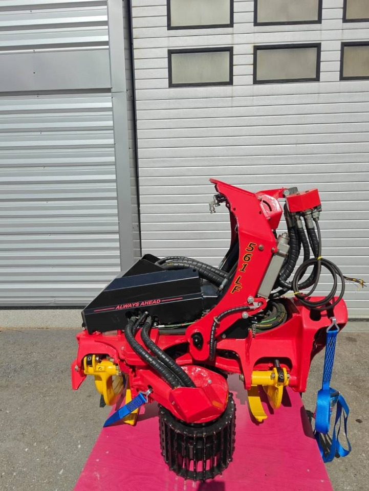 SP Maskiner 561LF - Erdészeti fej: 2 kép. SP Maskiner 561LF - Erdészeti fej: 2 kép.