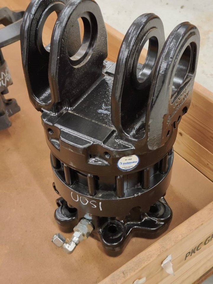 Spare parts Valve blocks, hydraulic motors, cylind - Hidraulika - Erdészeti gép: 1 kép. Spare parts Valve blocks, hydraulic motors, cylind - Hidraulika - Erdészeti gép: 1 kép.