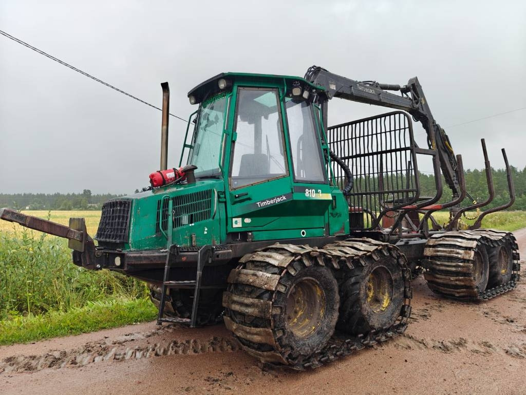 Timberjack 810 B - Kihordó: 1 kép. Timberjack 810 B - Kihordó: 1 kép.