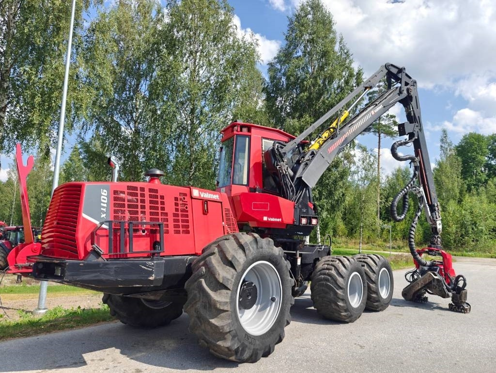 Valmet 901TX - Fakitermelő gép: 5 kép. Valmet 901TX - Fakitermelő gép: 5 kép.