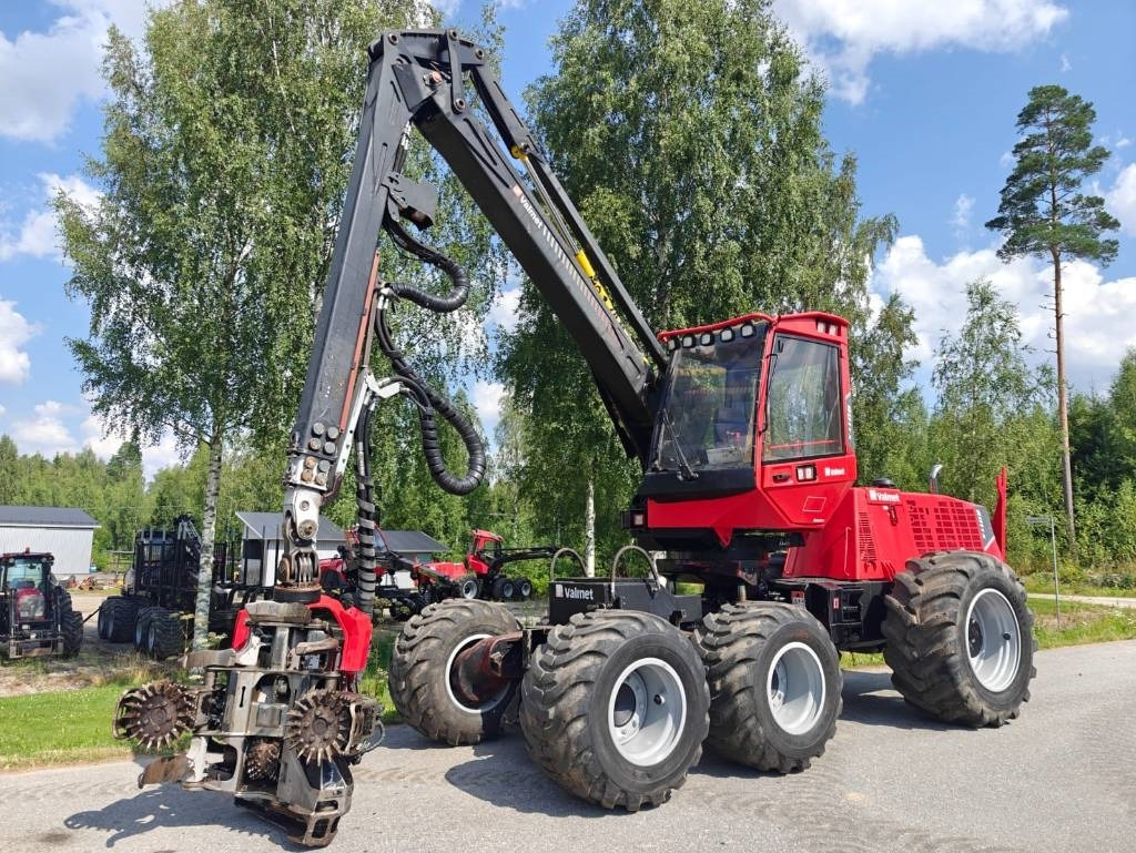 Valmet 901TX - Fakitermelő gép: 1 kép. Valmet 901TX - Fakitermelő gép: 1 kép.