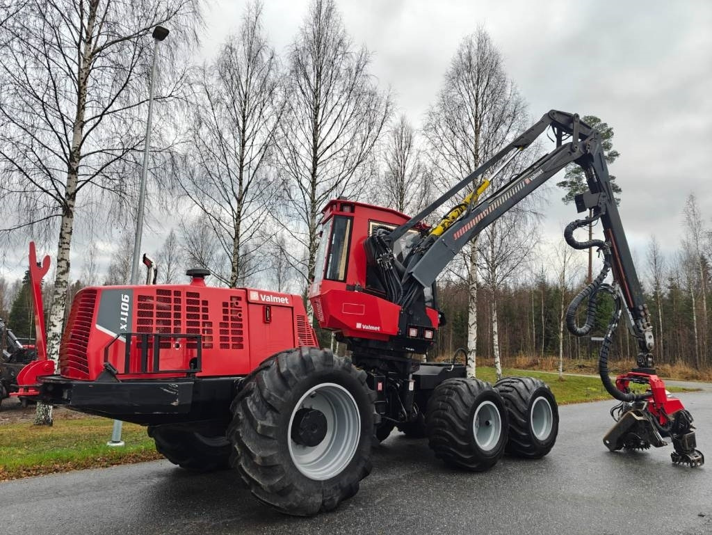 Valmet 901TX - Fakitermelő gép: 5 kép. Valmet 901TX - Fakitermelő gép: 5 kép.